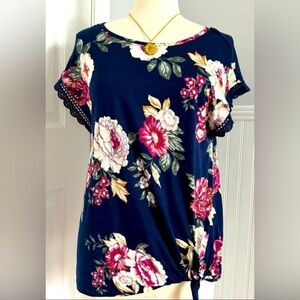 New with tags! Thread & Clover floral side-tie top!